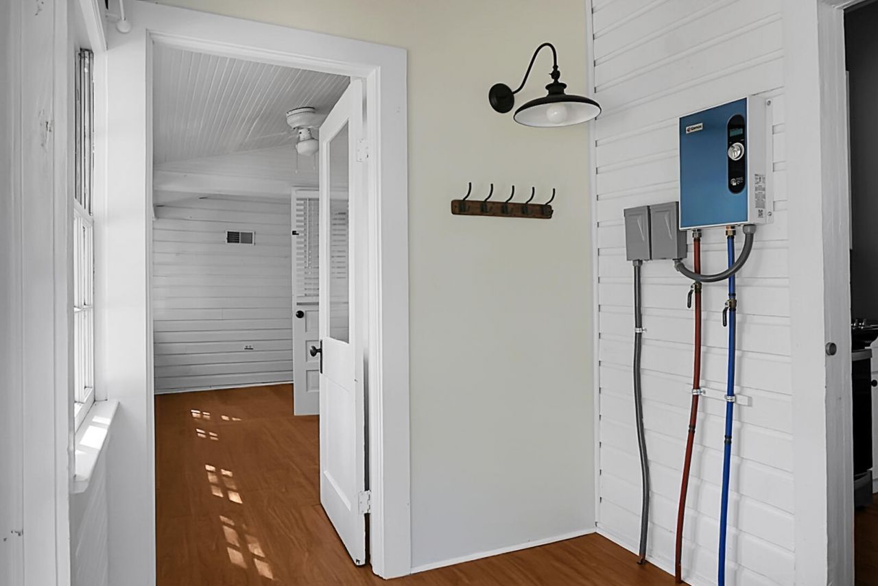 221 Brownlehe Street Photo 25