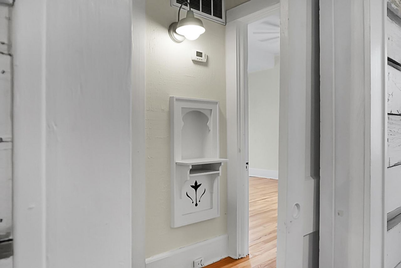 221 Brownlehe Street Photo 31