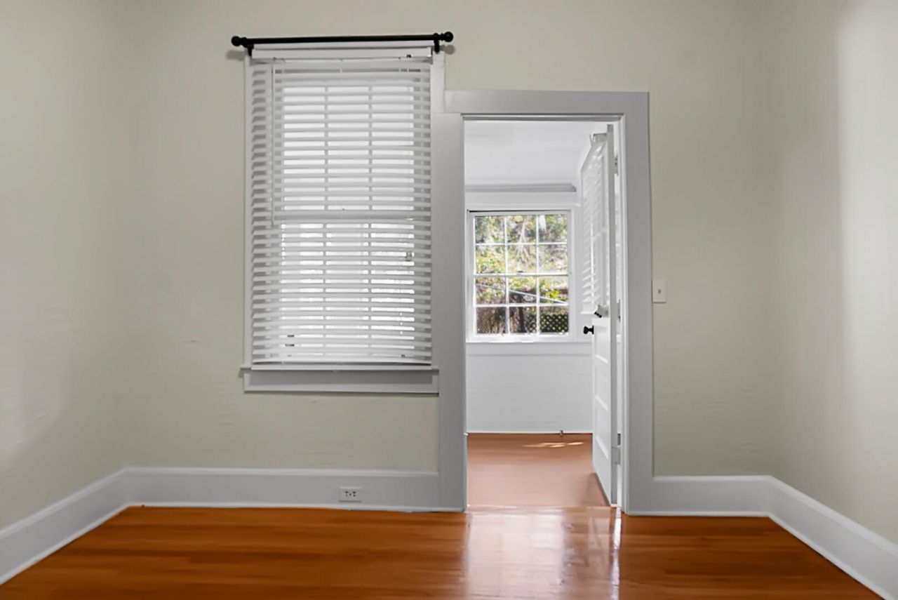 221 Brownlehe Street Photo 35