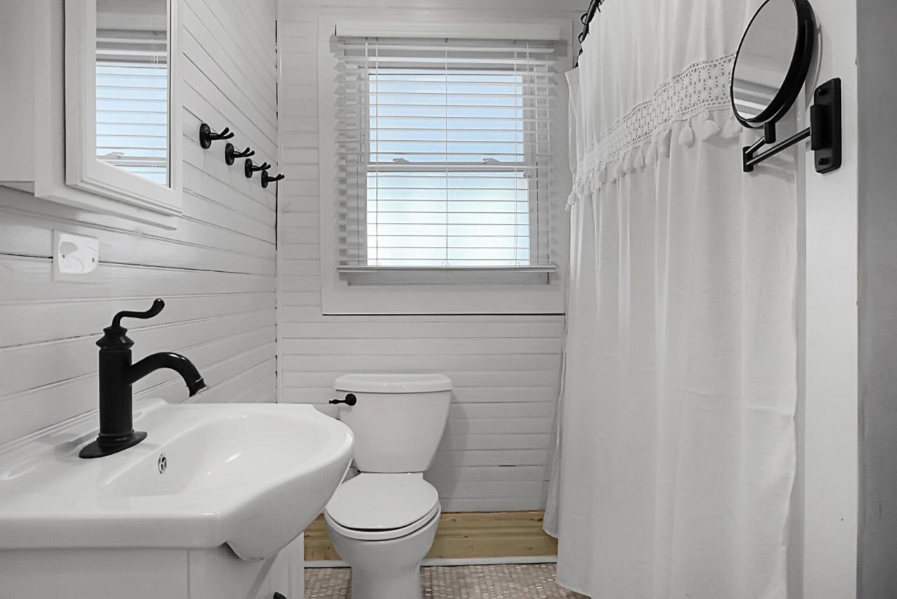 221 Brownlehe Street Photo 39