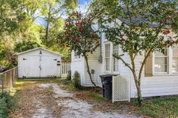 221 Brownlehe Street photo 4