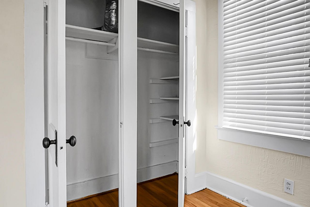 221 Brownlehe Street Photo 44