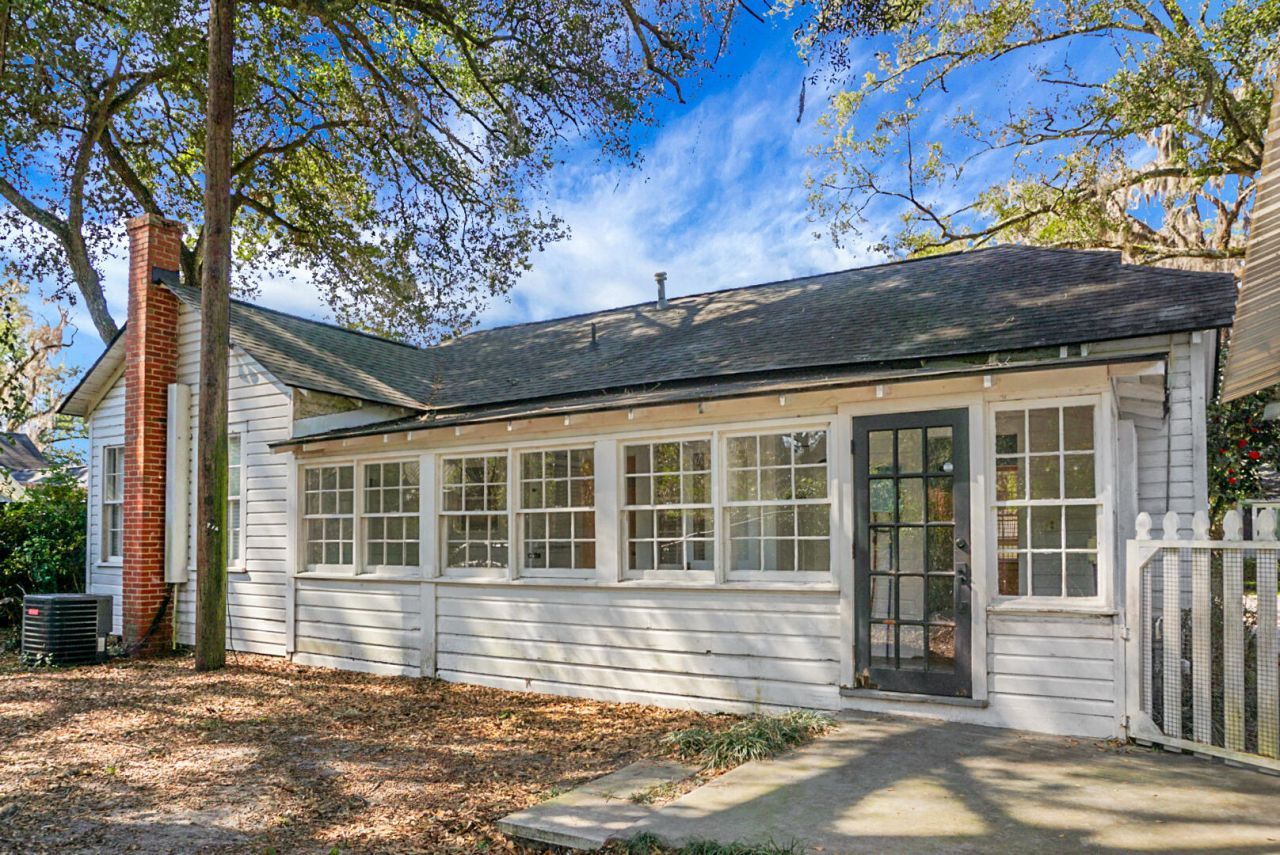 221 Brownlehe Street Photo 49