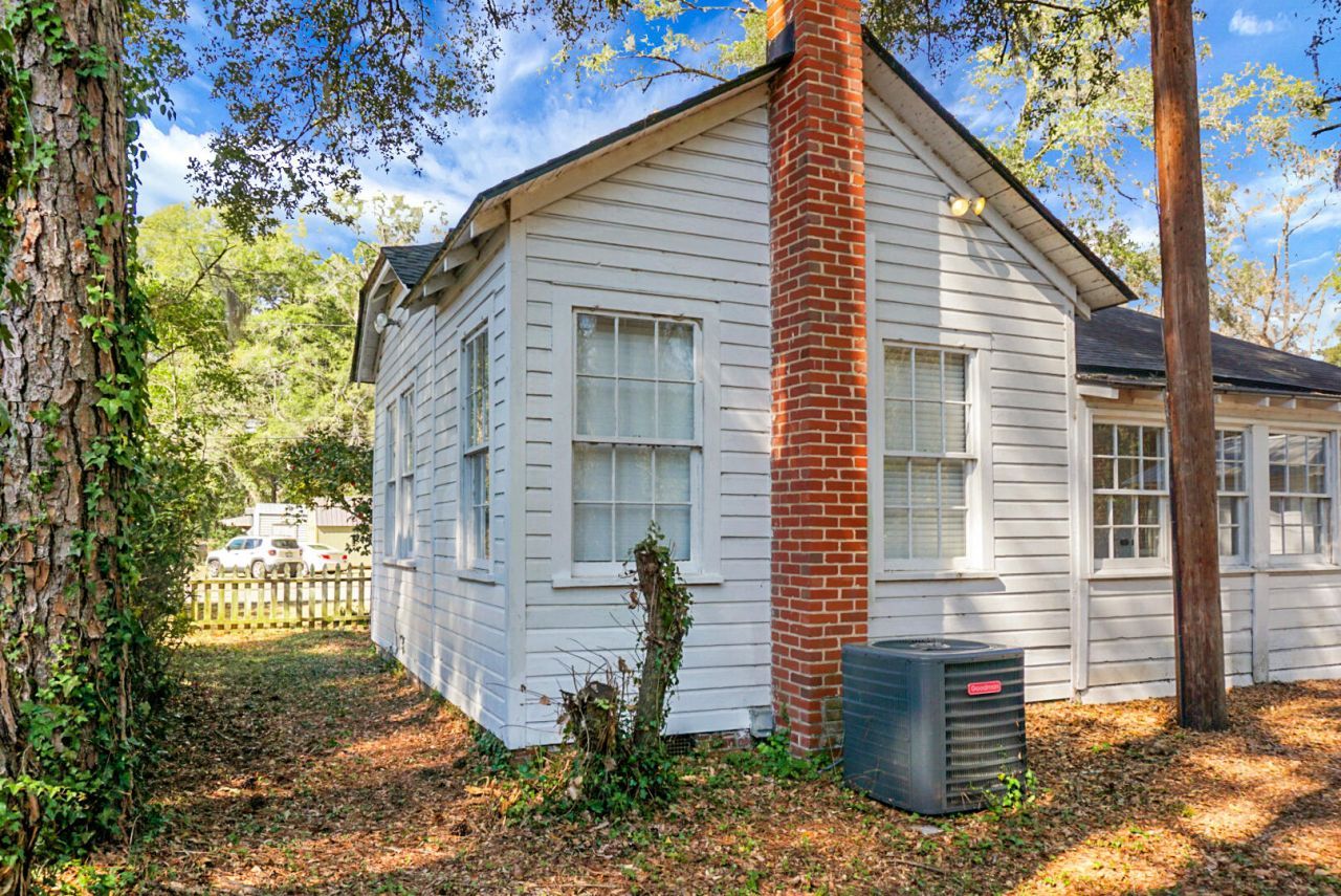 221 Brownlehe Street Photo 51