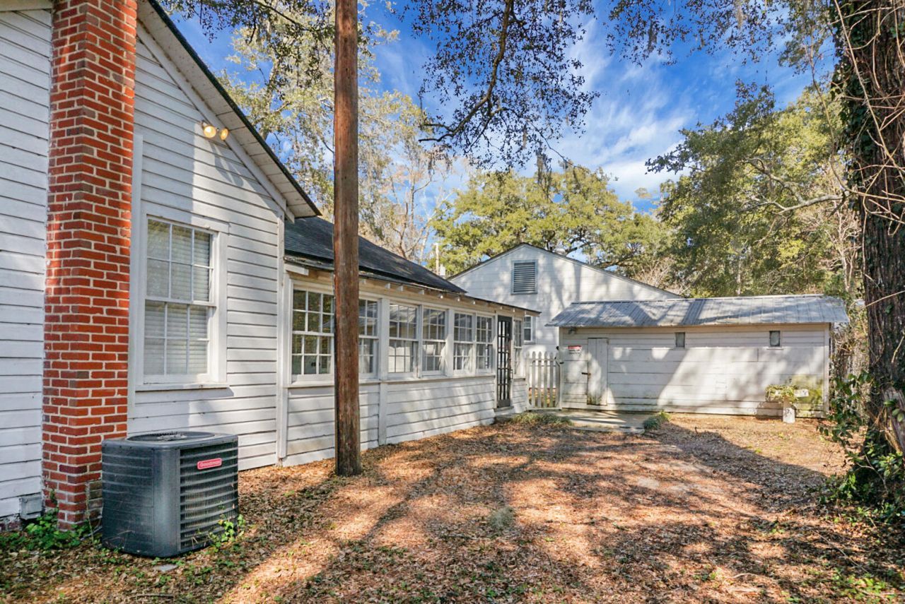 221 Brownlehe Street Photo 52