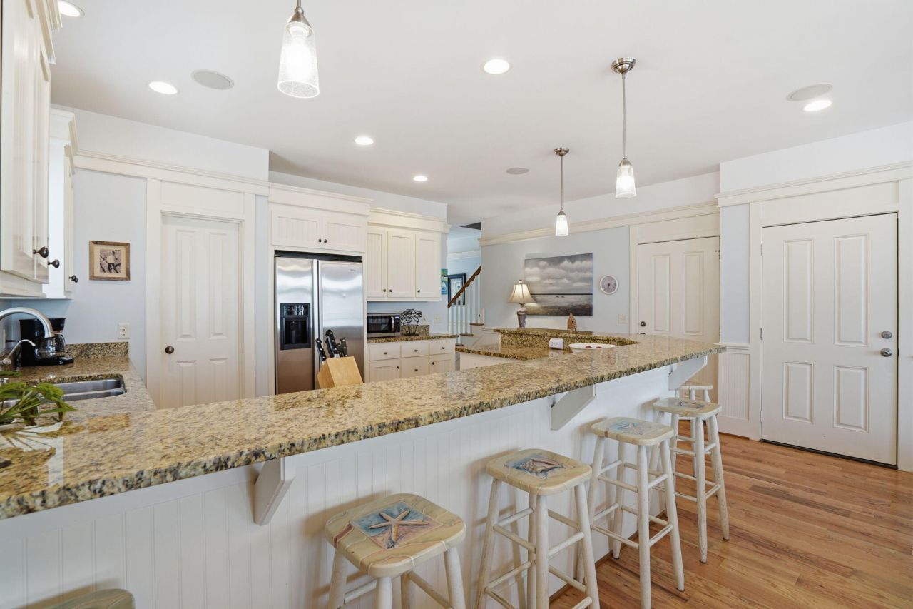 805 Jungle Road Photo 10