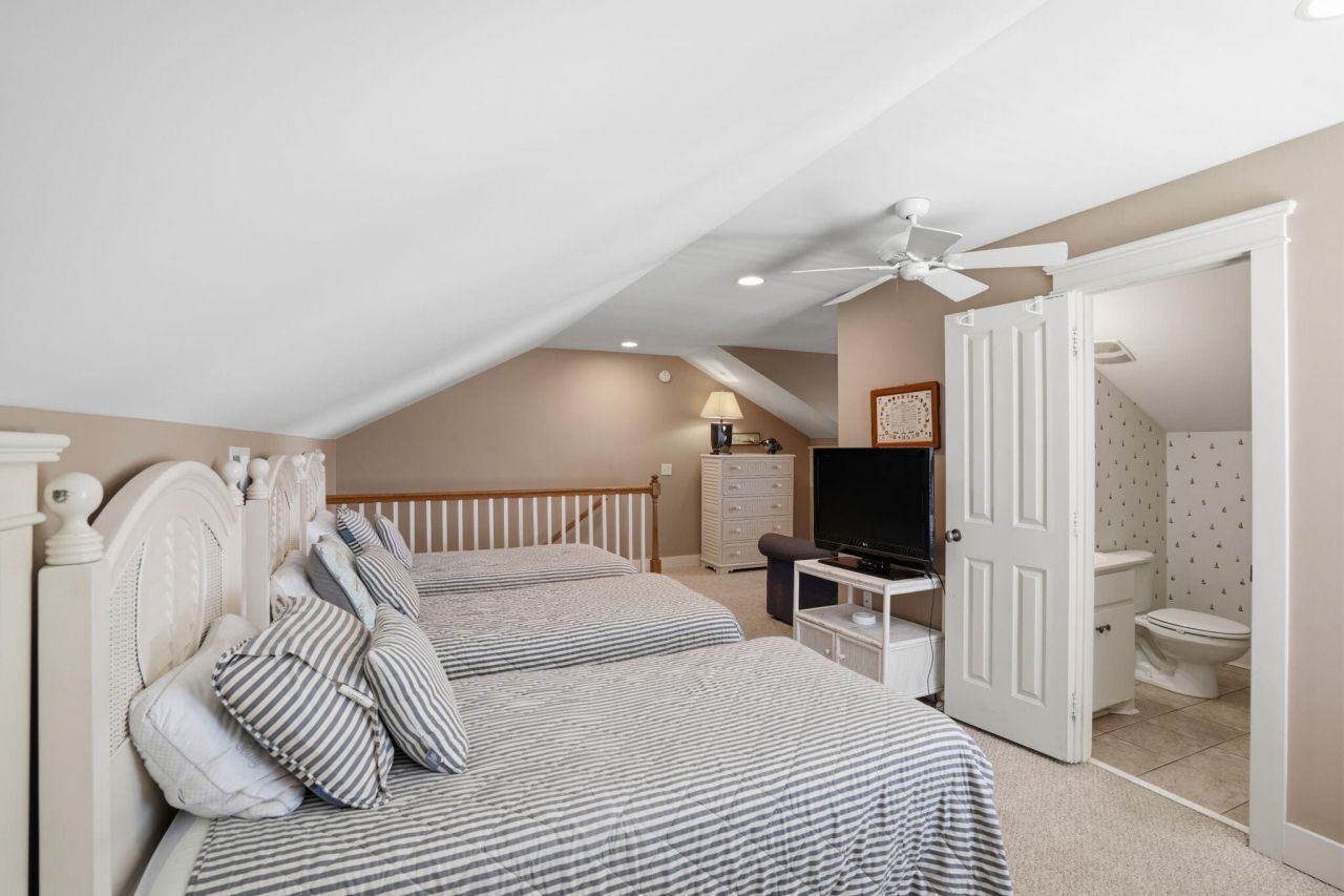 805 Jungle Road Photo 31