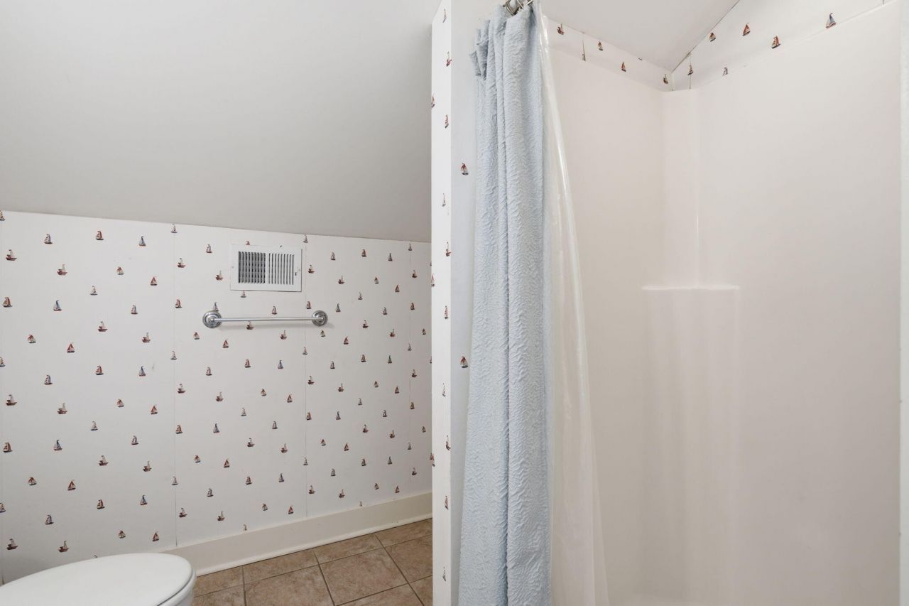 805 Jungle Road Photo 33