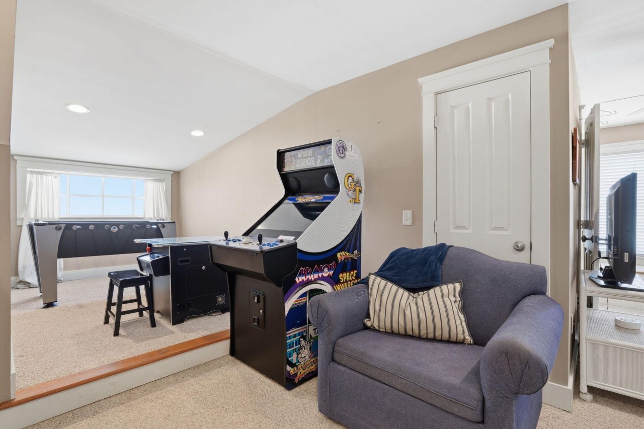 805 Jungle Road Photo 34