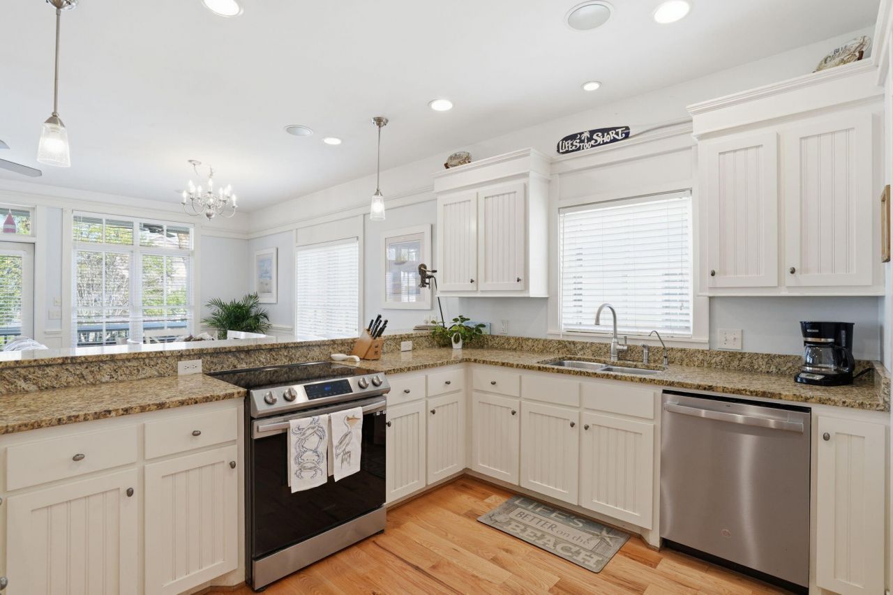 805 Jungle Road Photo 6