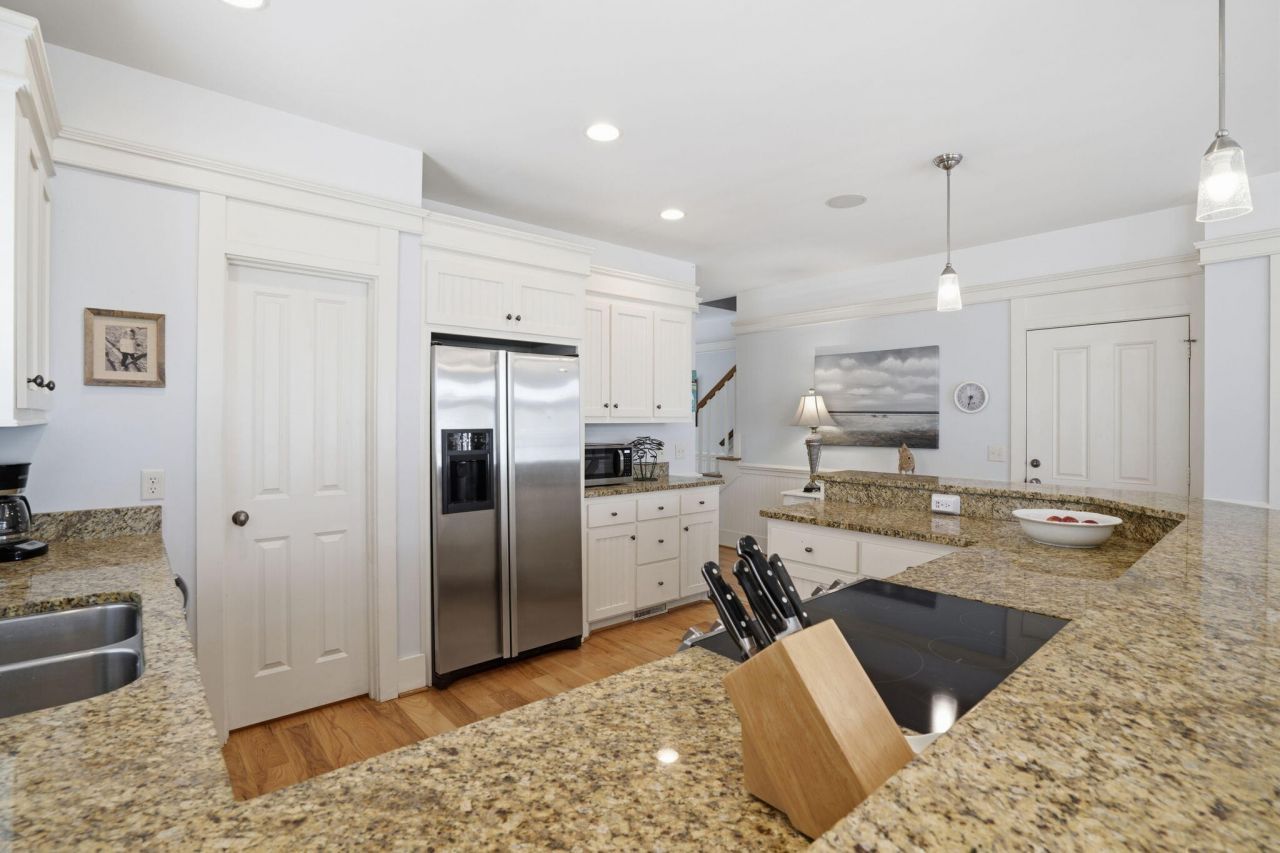 805 Jungle Road Photo 8