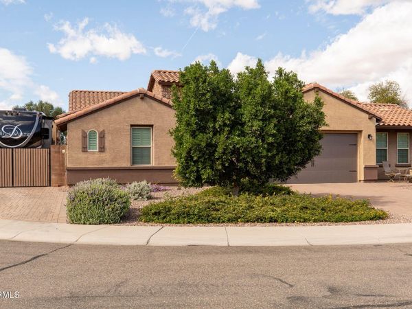 2052 S NAVAJO Court, Chandler, AZ 85286