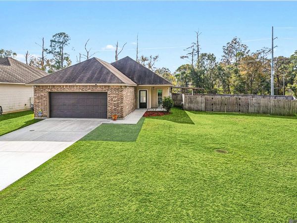 22847 Cabo Ln, Denham Springs, LA 70726