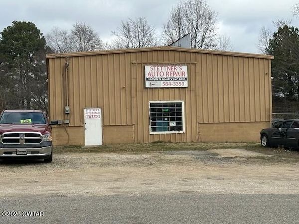 98 Oak Hill Street, Camden, TN 38320