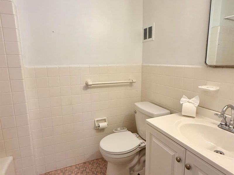 11820 Edgewater Drive, Unit 617, Lakewood, OH 44107 Photo 15