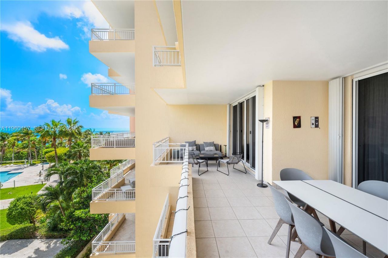 799 Crandon Blvd, Unit 605, Key Biscayne, FL 33149 Photo