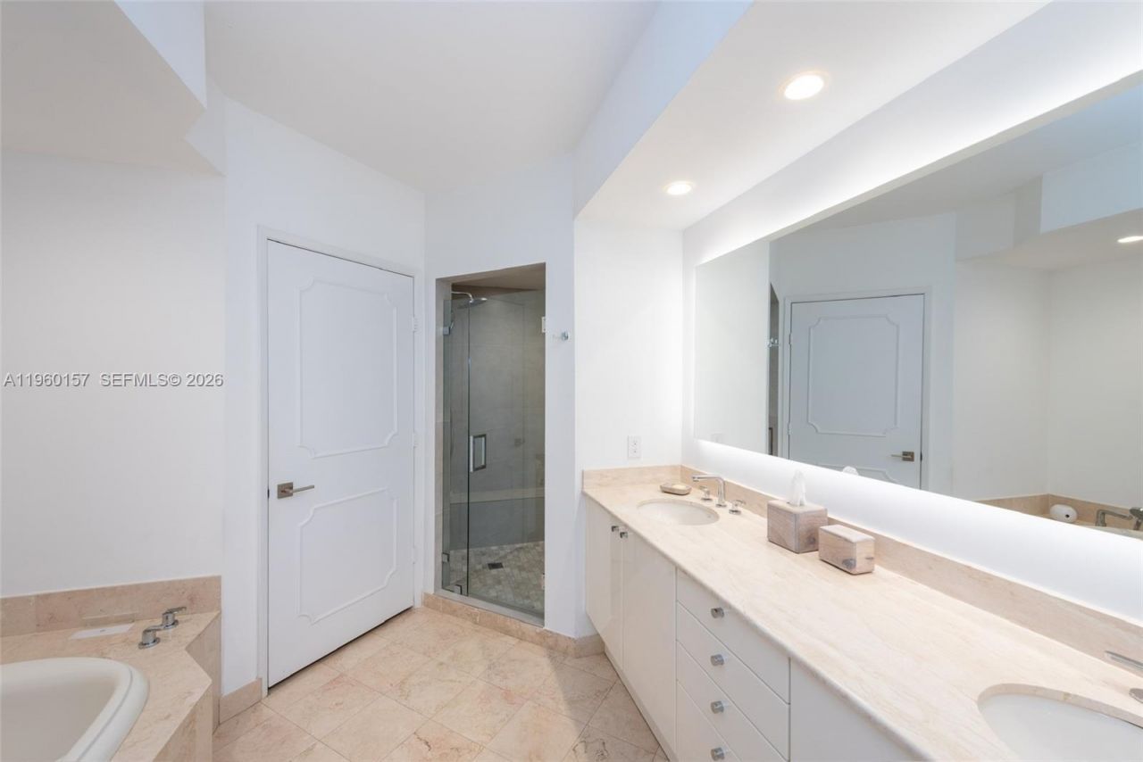 799 Crandon Blvd , Unit 605, Key Biscayne, FL 33149 Photo