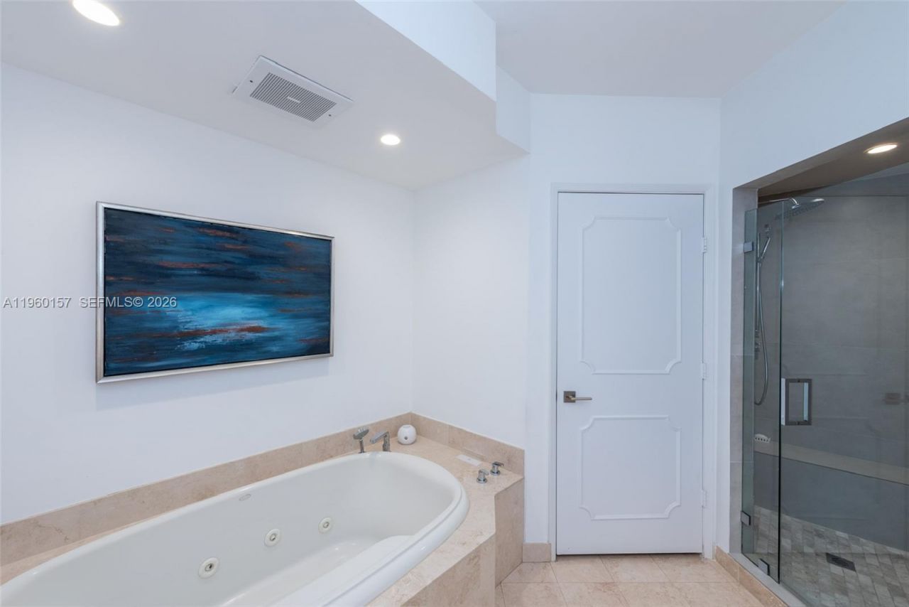 799 Crandon Blvd , Unit 605, Key Biscayne, FL 33149 Photo