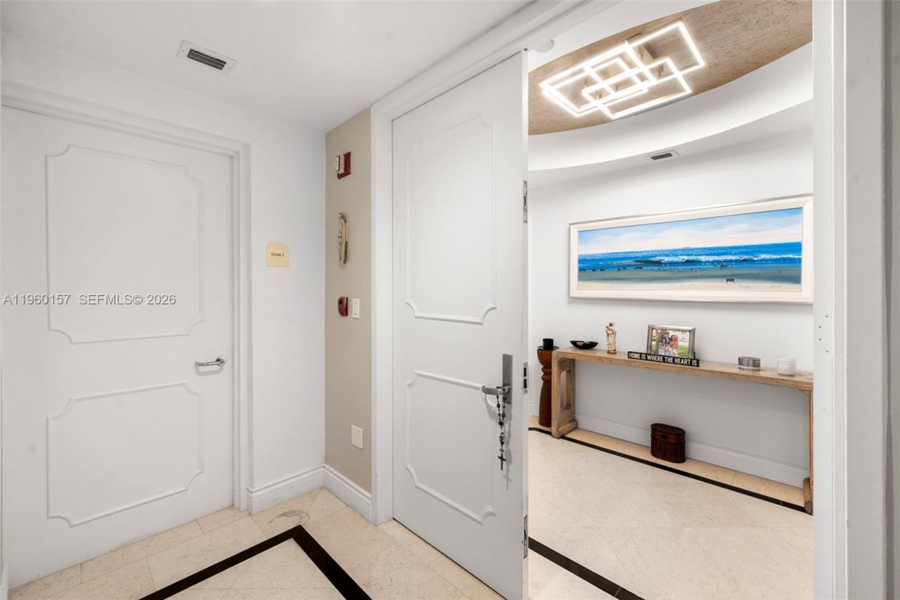799 Crandon Blvd, Unit 605, Key Biscayne, FL 33149 Photo