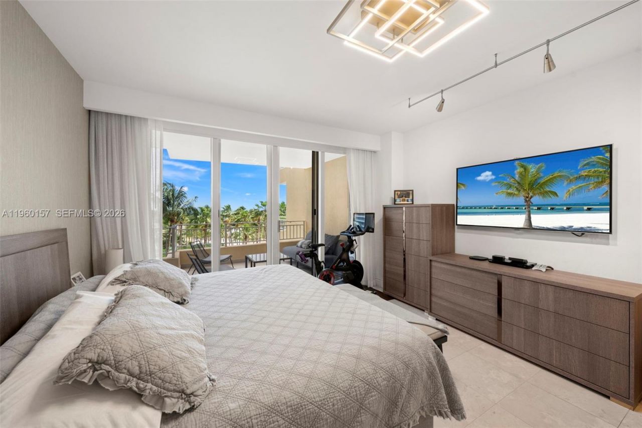 799 Crandon Blvd, Unit 605, Key Biscayne, FL 33149 Photo