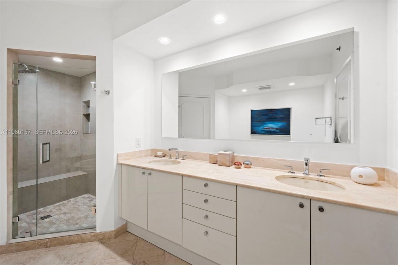 799 Crandon Blvd, Unit 605, Key Biscayne, FL 33149 Photo