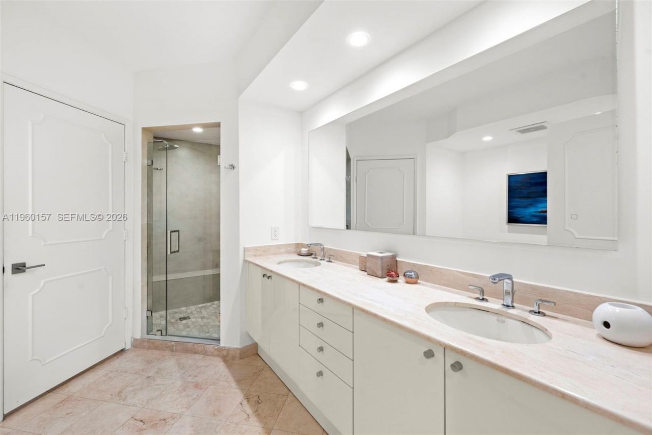 799 Crandon Blvd, Unit 605, Key Biscayne, FL 33149 Photo