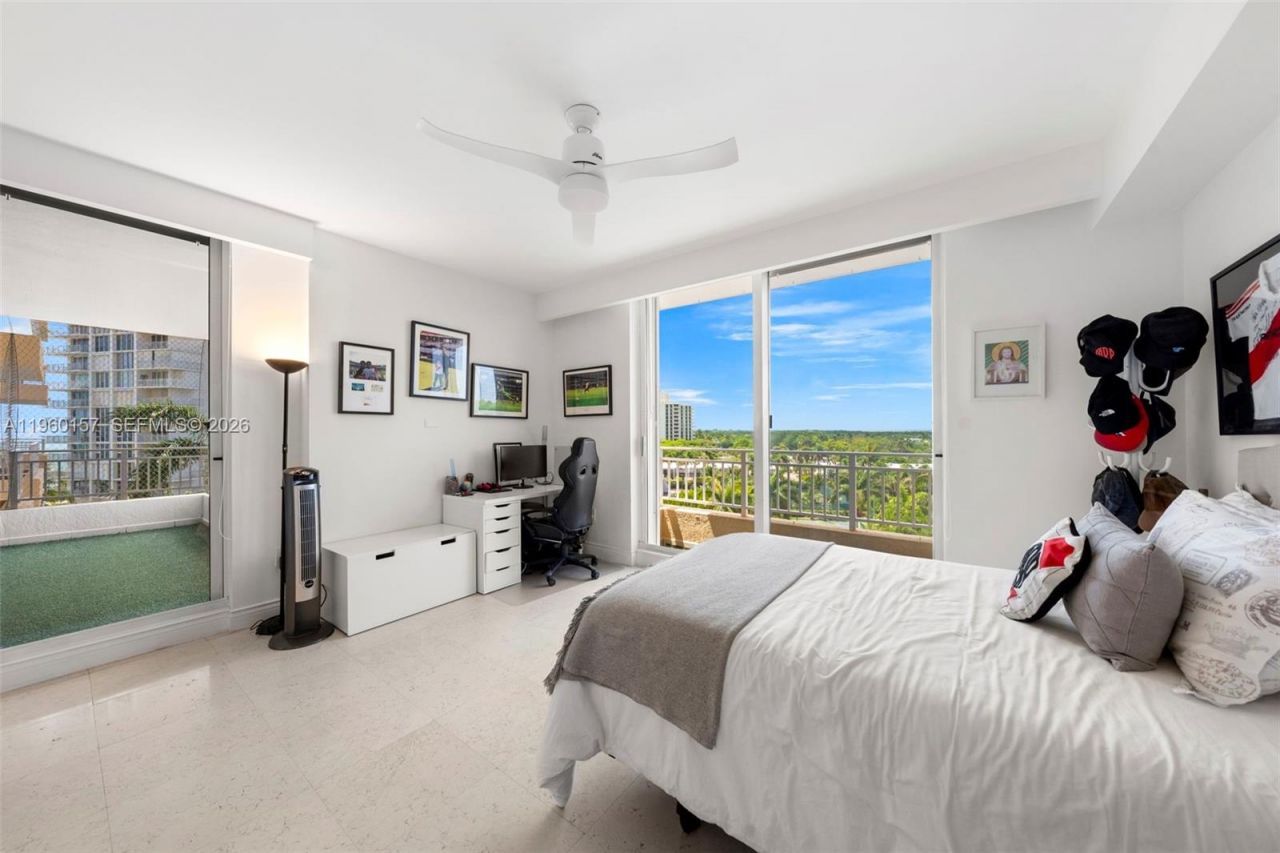 799 Crandon Blvd, Unit 605, Key Biscayne, FL 33149 Photo