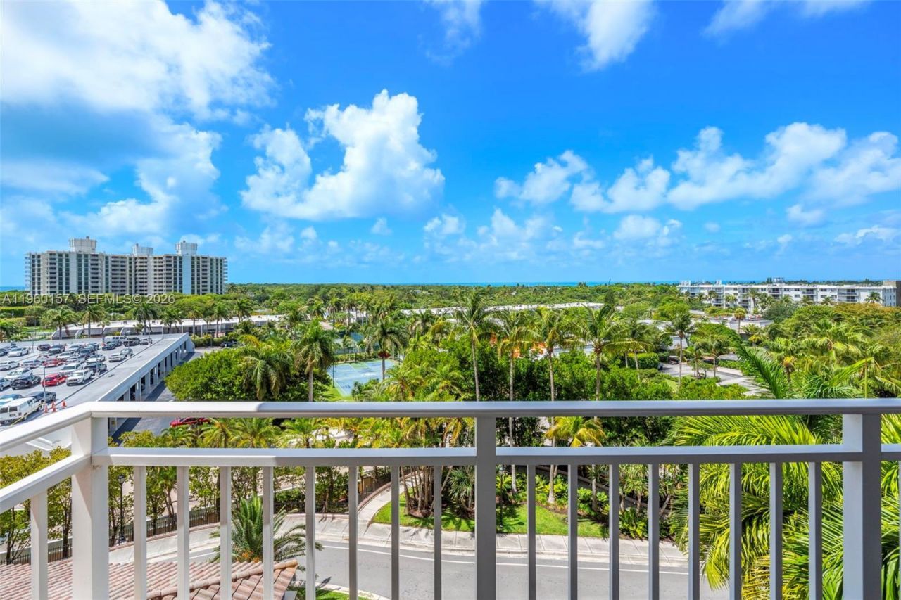 799 Crandon Blvd, Unit 605, Key Biscayne, FL 33149 Photo
