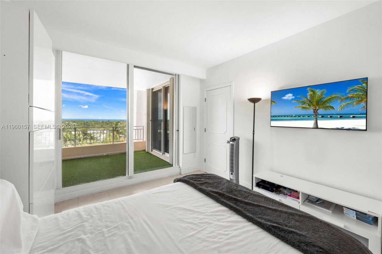 799 Crandon Blvd, Unit 605, Key Biscayne, FL 33149 Photo