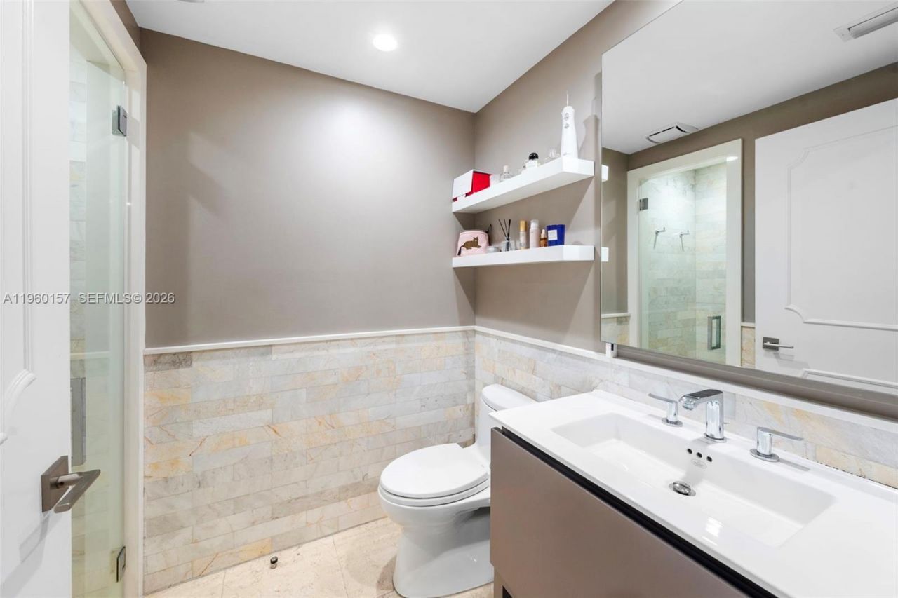 799 Crandon Blvd, Unit 605, Key Biscayne, FL 33149 Photo