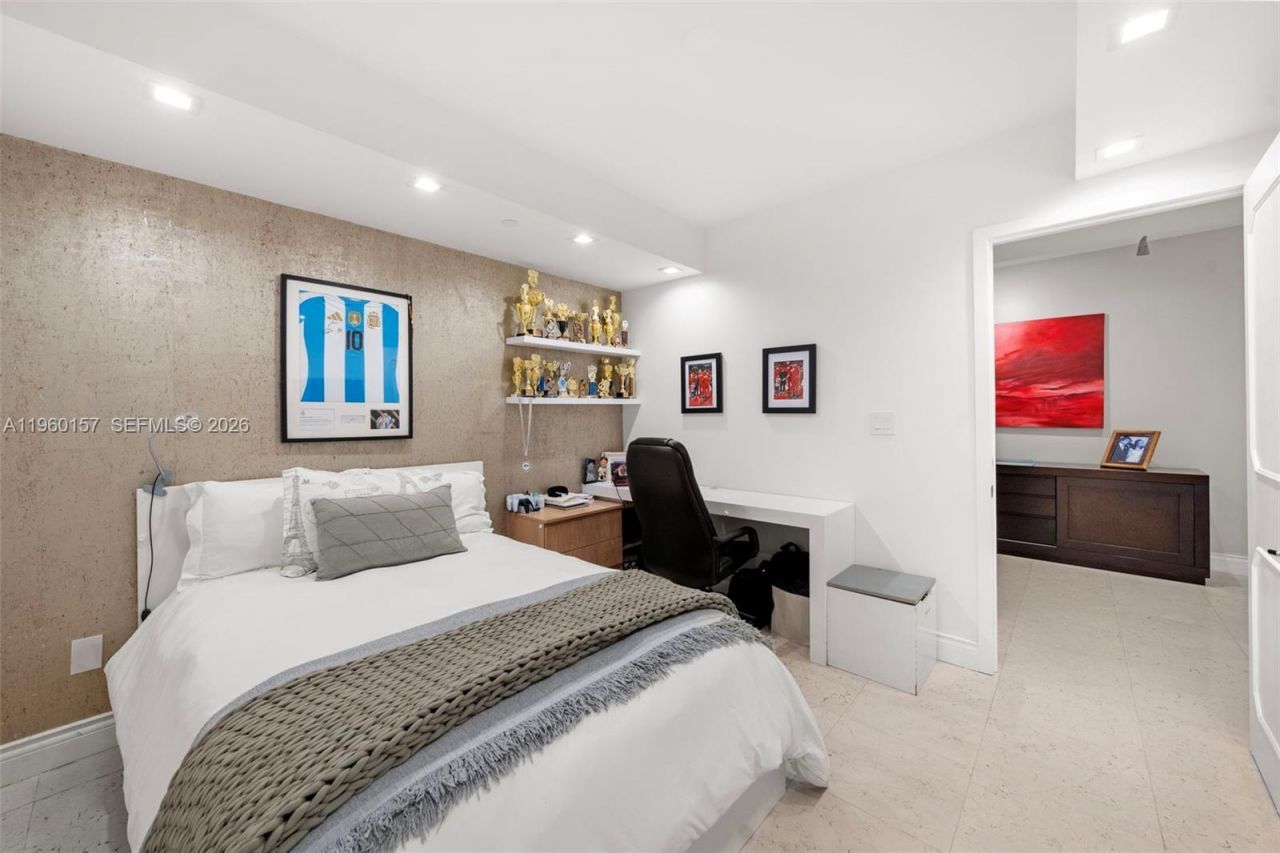 799 Crandon Blvd, Unit 605, Key Biscayne, FL 33149 Photo