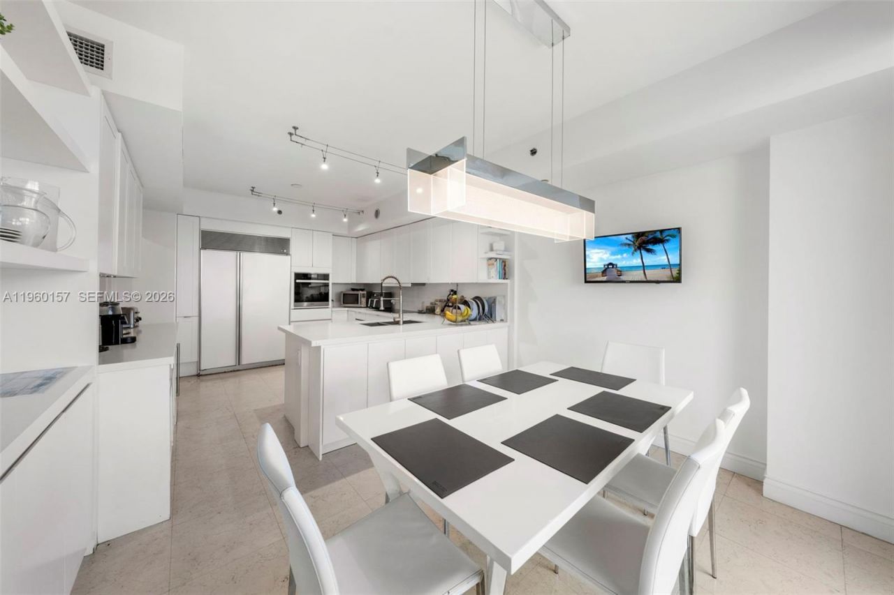 799 Crandon Blvd, Unit 605, Key Biscayne, FL 33149 Photo