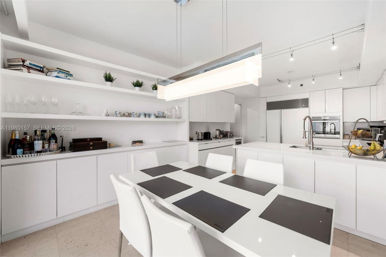 799 Crandon Blvd, Unit 605, Key Biscayne, FL 33149 Photo