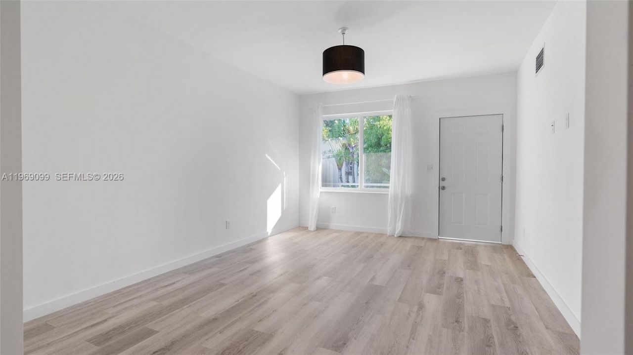 1561 Jefferson Avenue, Miami Beach, FL 33139 Photo
