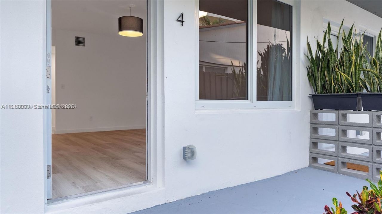 1561 Jefferson Avenue, Miami Beach, FL 33139 Photo