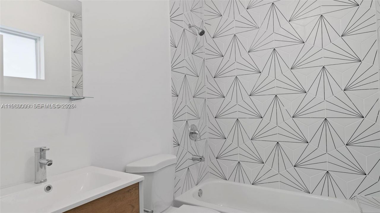 1561 Jefferson Avenue, Miami Beach, FL 33139 Photo