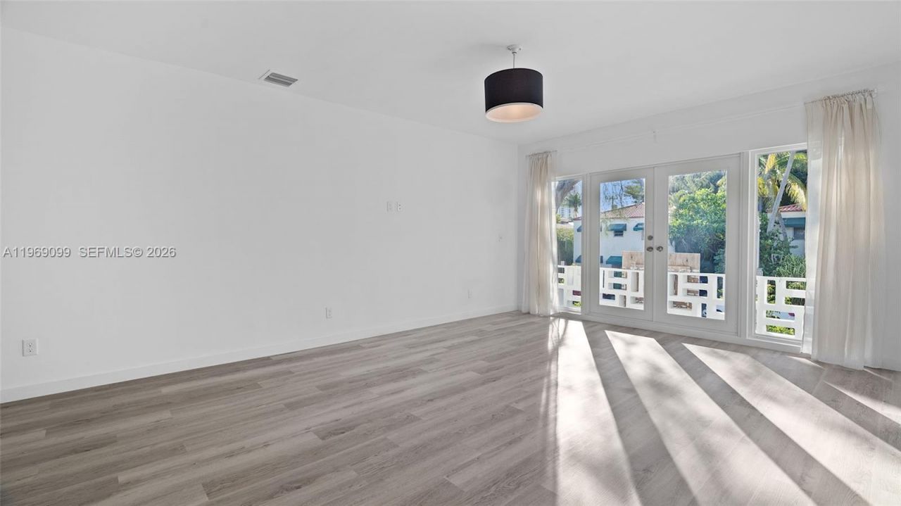 1561 Jefferson Avenue, Miami Beach, FL 33139 Photo