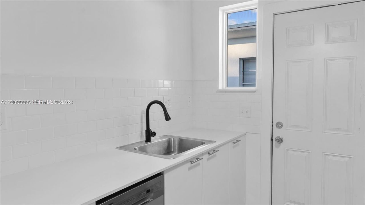 1561 Jefferson Avenue, Miami Beach, FL 33139 Photo