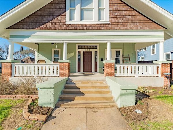 818 W Richmond Avenue, Fort Worth, TX 76110