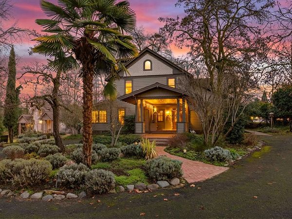 668 N Main Street, Ashland, OR 97520