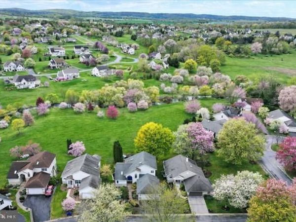 725 BROOKSIDE LANE, LEBANON, PA 17042