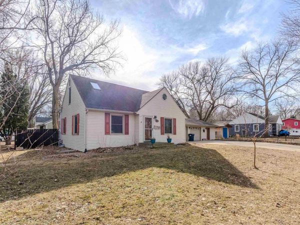 301 20th Street, Spirit Lake, IA 51360