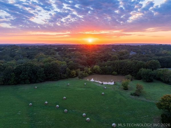 2 S Mission Road , Okmulgee, OK 74447