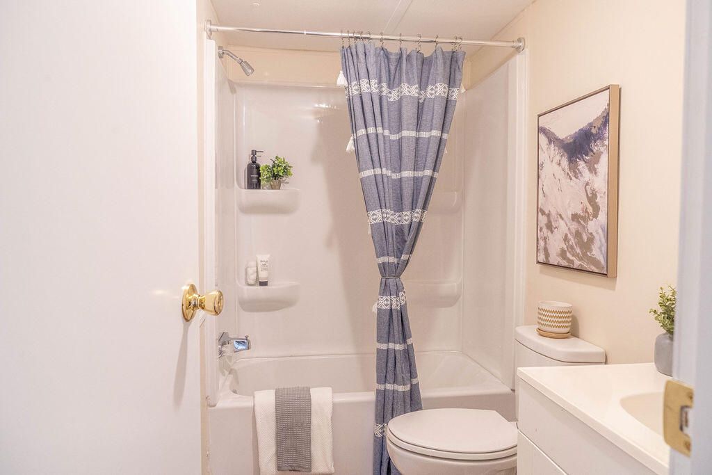 321 N Mano Street Photo 15