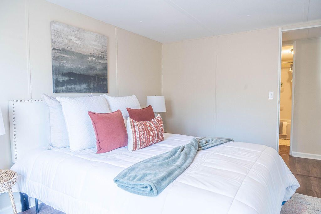 321 N Mano Street Photo 19