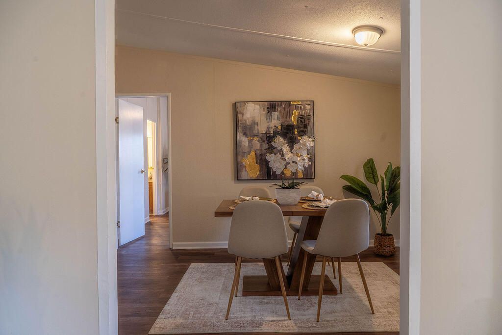 321 N Mano Street Photo 20