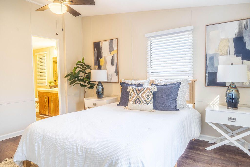 321 N Mano Street Photo 23