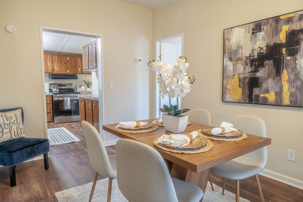 321 N Mano Street Photo 26