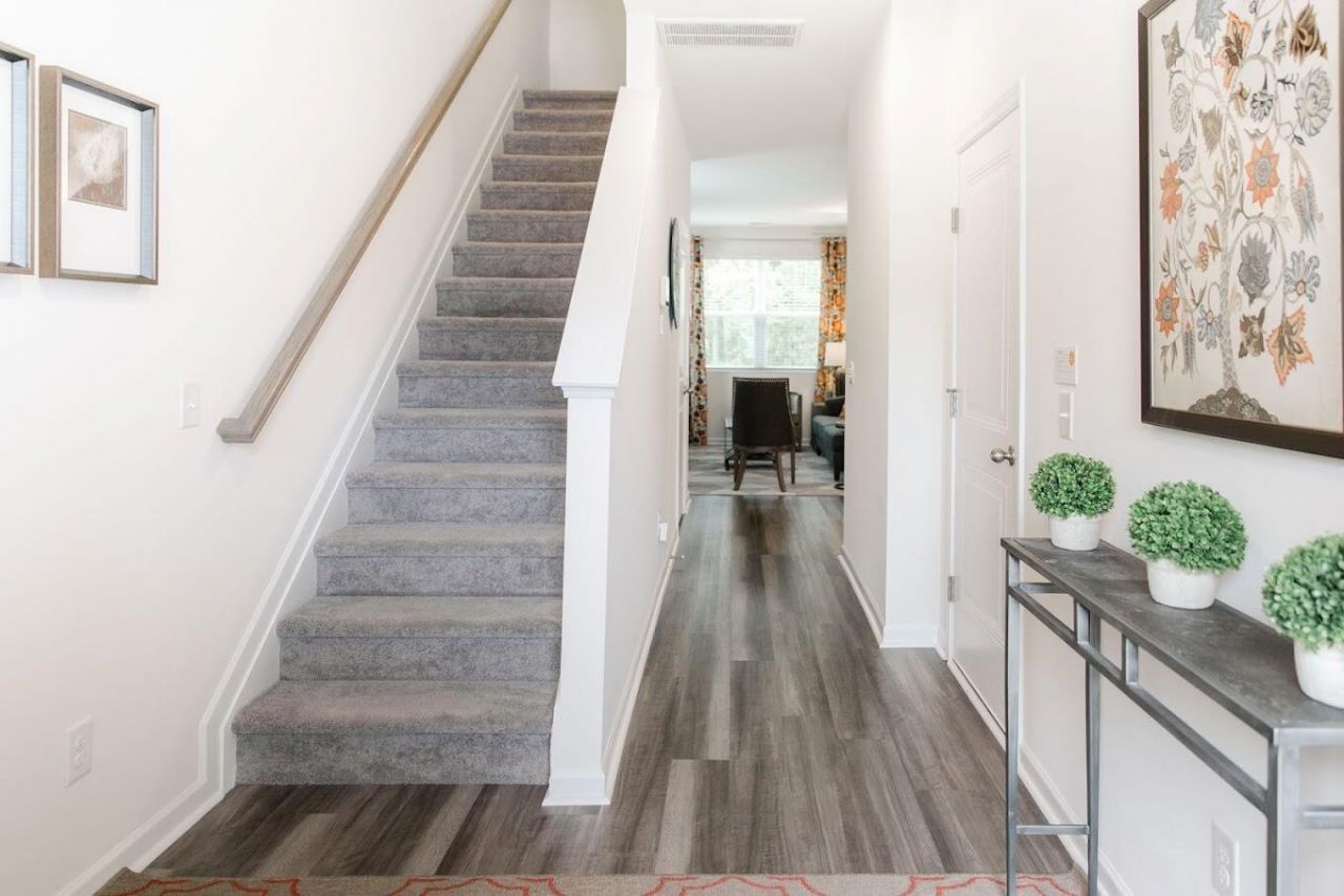 9570 Eagle Pass Drive Photo 5