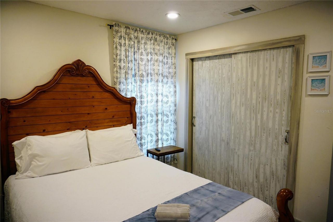 2504 Avenue B, Bradenton Beach, FL 34217 Photo